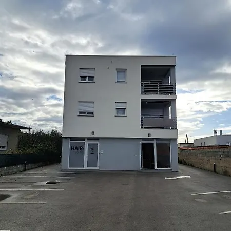 شقة With A Parking Space - 21919 *