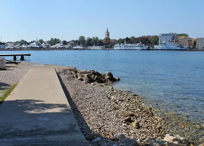 Apartament With Parking Space - 21919 Zadar